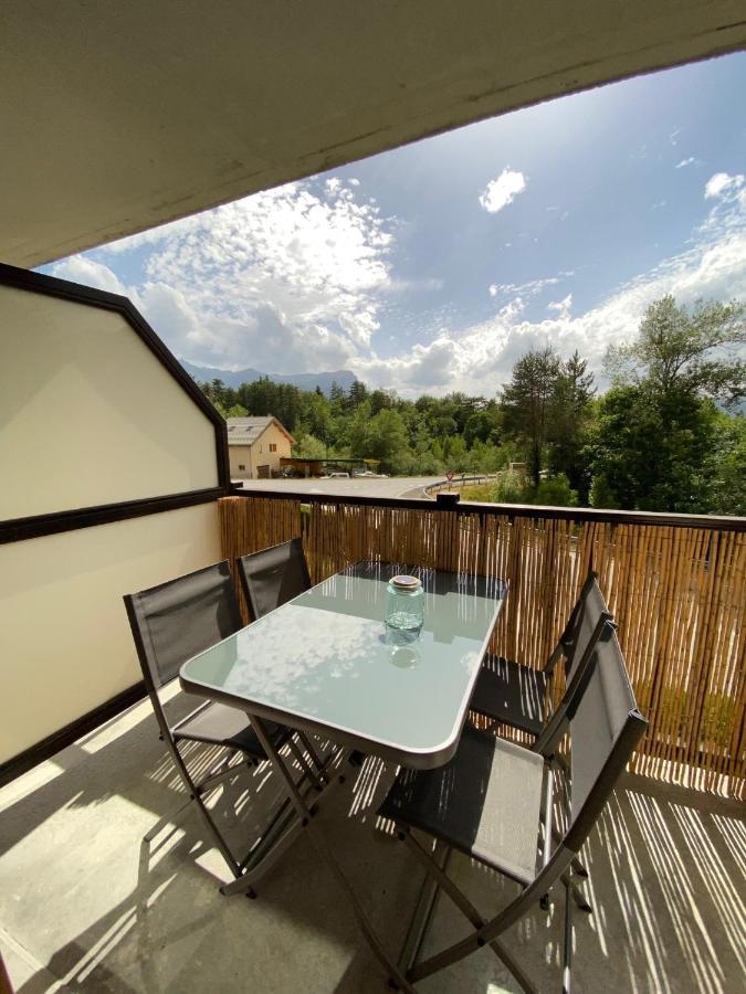 Appartement Situe A Cote Du Lac De Serre Poncon Saint-Sauveur  ภายนอก รูปภาพ